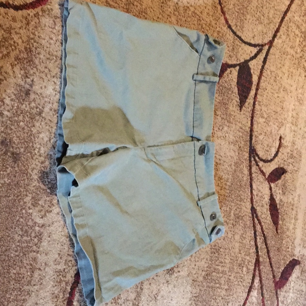 PLUS SIZE AVA and VIV green shorts